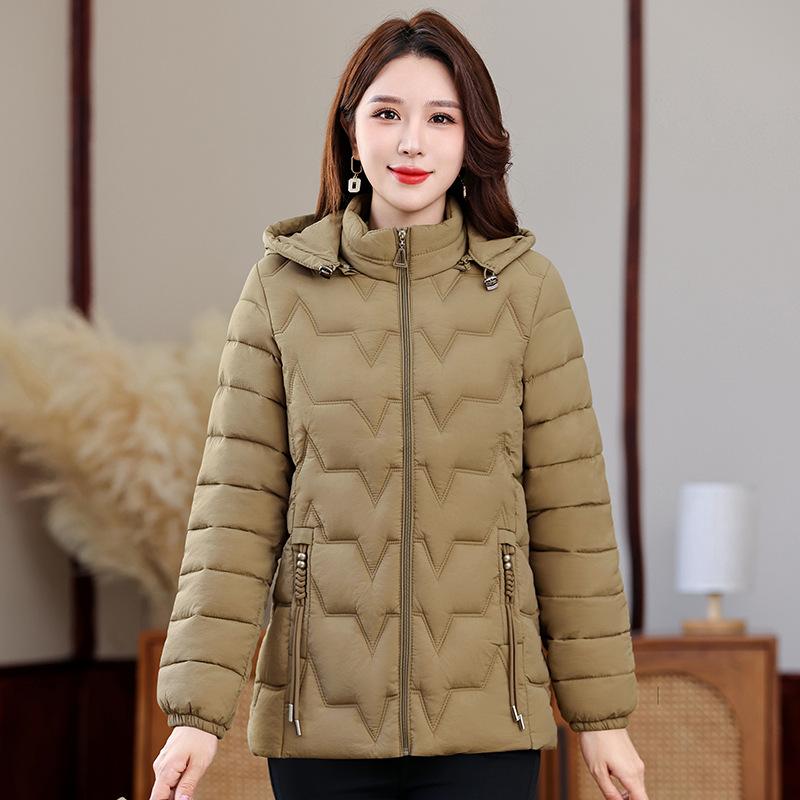 Зимняя пуховая хлопковая куртка женская короткая 2025 новая легкая хлопковая куртка приталенная стеганая куртка модная куртка с капюшоном