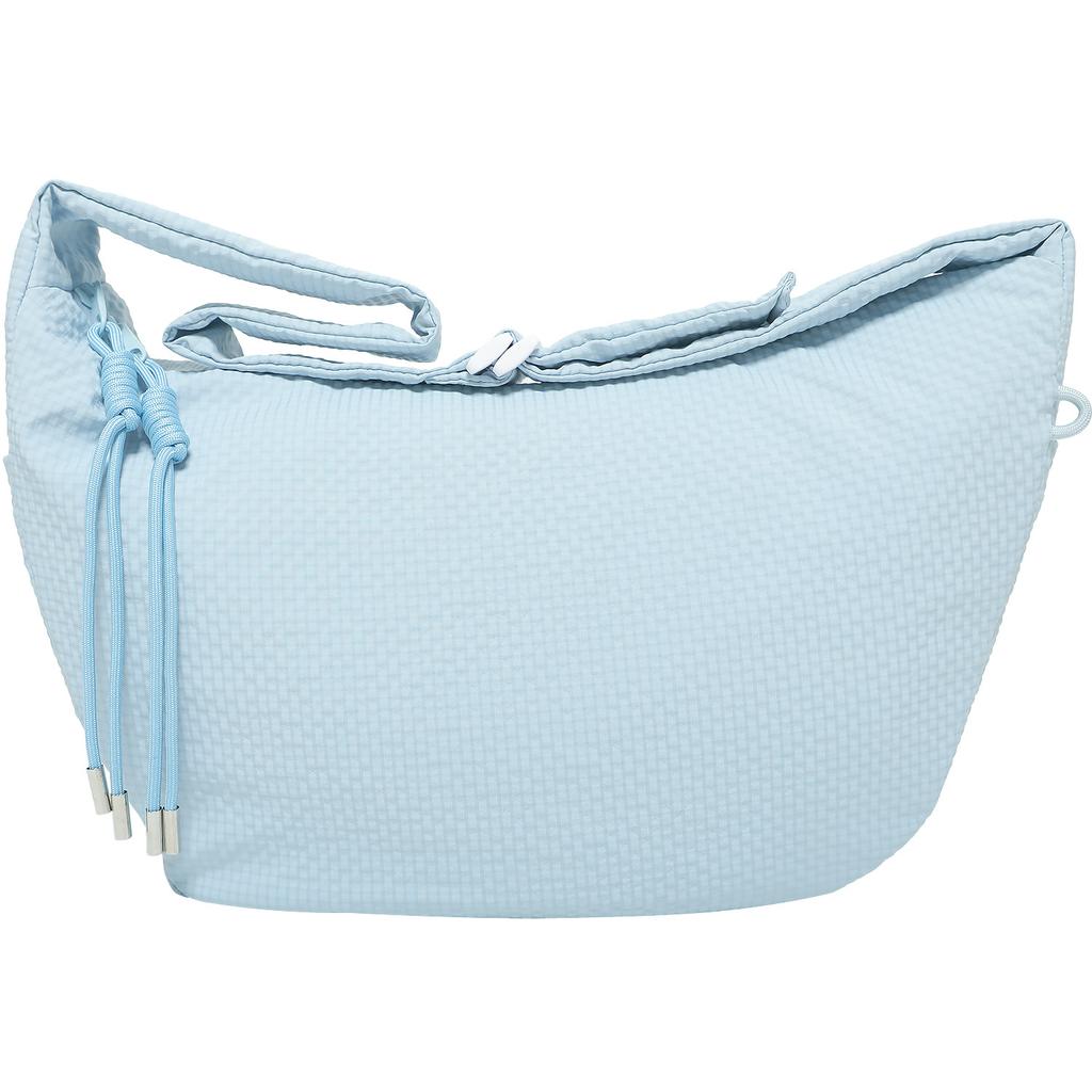 Эта сумка кроссбоди представляет собой простую, но вместительную сумку-пельмень и универсальную сумку-тоут для поездок.