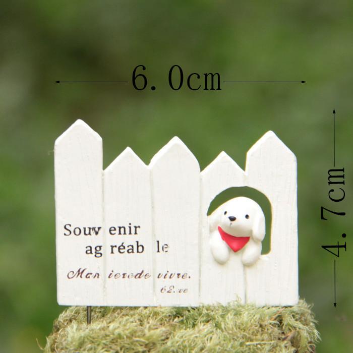 Resin Cartoon Dog Fence Ornament For Terrarium And Miniature Garden Setup