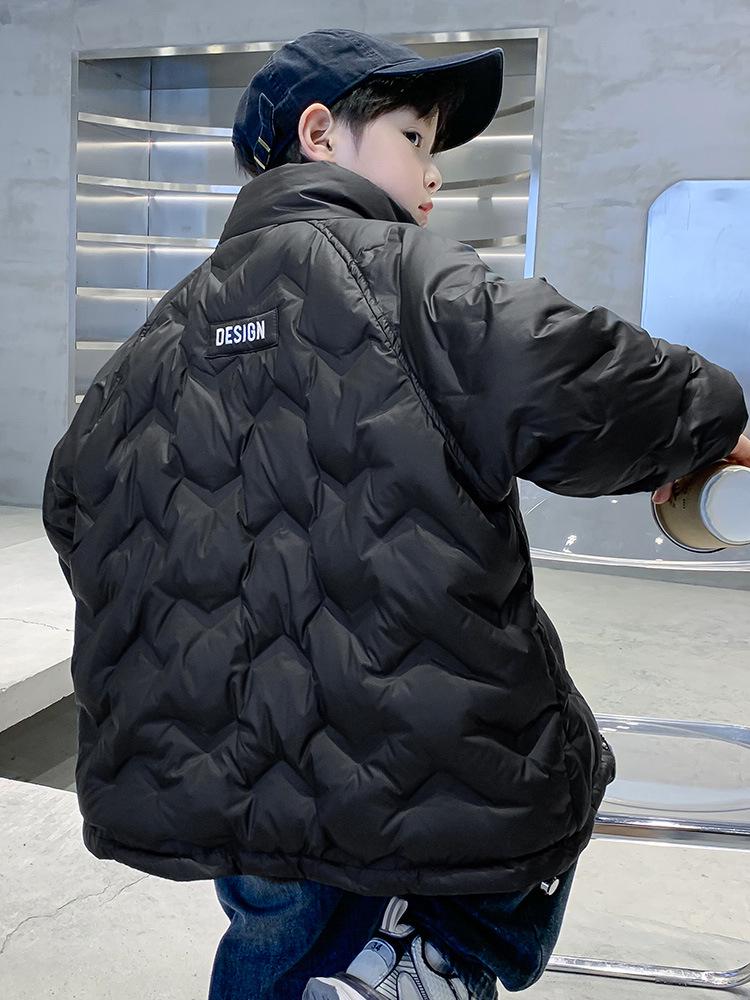 Зимний пуховик для мальчиков 2025: Стильная и теплая верхняя одежда для детей