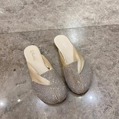 Модные плоские шлепанцы со стразами, женские тапочки и женские сандалии, VIP, дешевая ликвидация, новая коллекция, топовые дизайны, нескользящая обувь