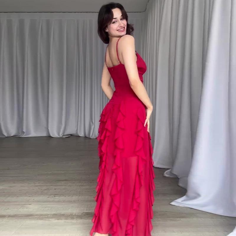 Летнее женское платье 2024 года с оборками и вставками, облегающего кроя