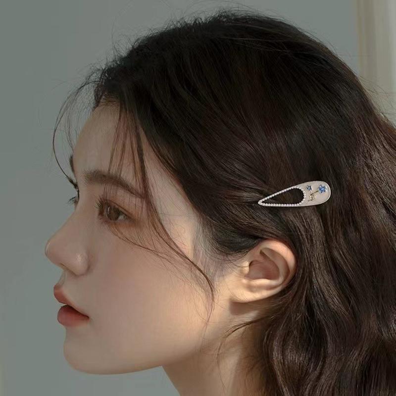 Beautiful Floral Hair Clips for Woman Gold Color Hollow Hairpin Pearl Ornament Duckbill Clip Sweet Woman's Hair Accessories Gift