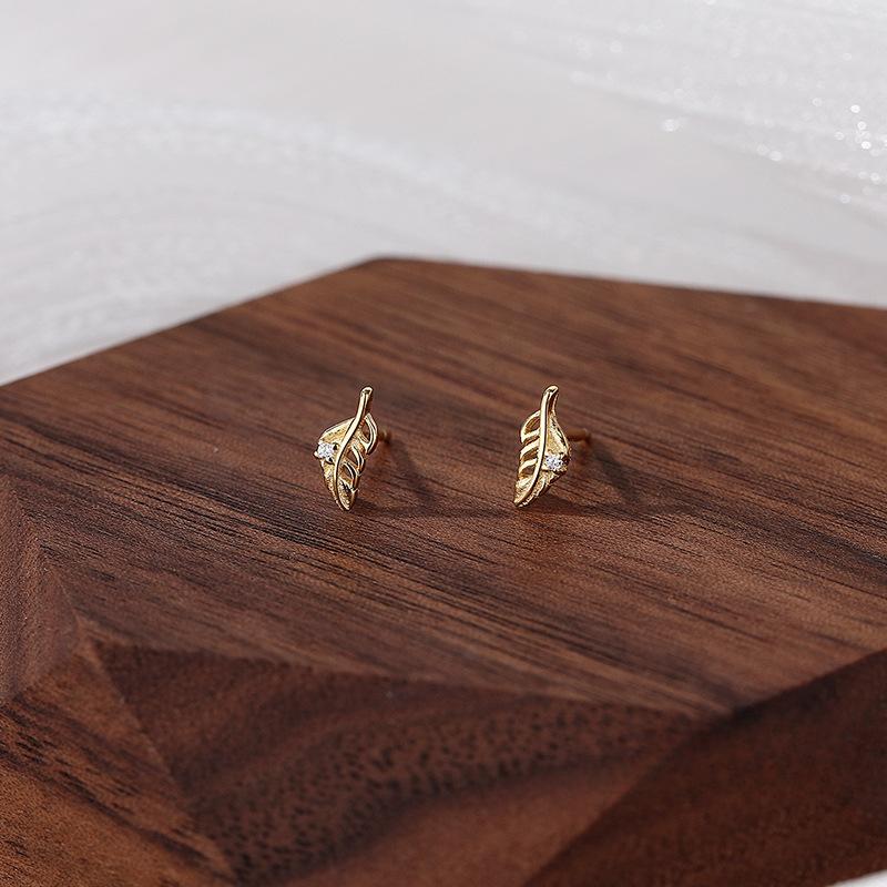Изысканные серьги-листья для женщин, маленькие серьги-перья Ins Design, серьги с бриллиантами Flash