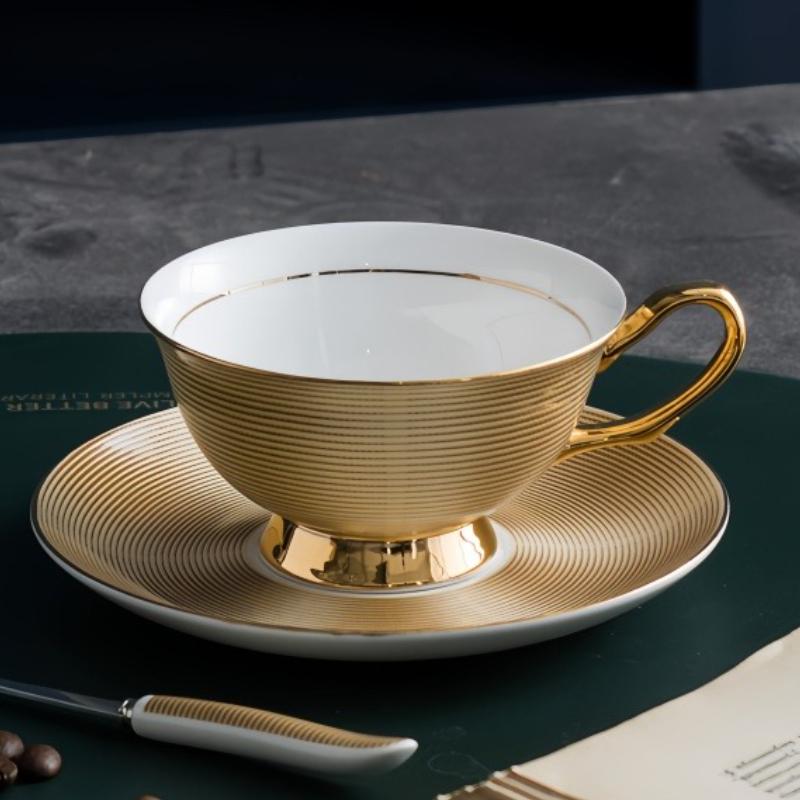 Европейский набор кружек для кофе Керамический чайный сервиз из костяного фарфора Мраморная полоска Роскошные подарки Фарфоровая посуда для напитков Чайные чашки Подарочная коробка для пары