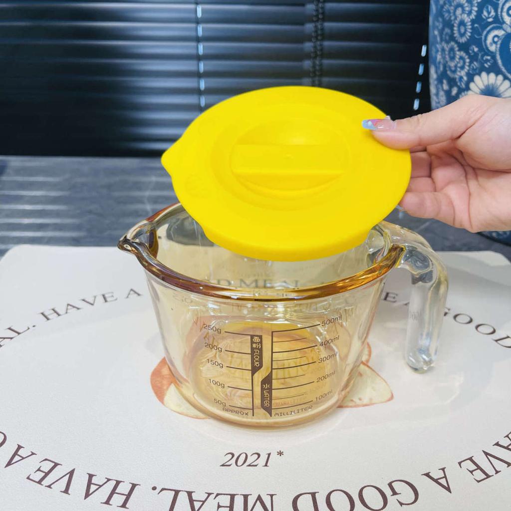 Бытовой толстостенный янтарный мерный стакан, высокотемпературное стекло