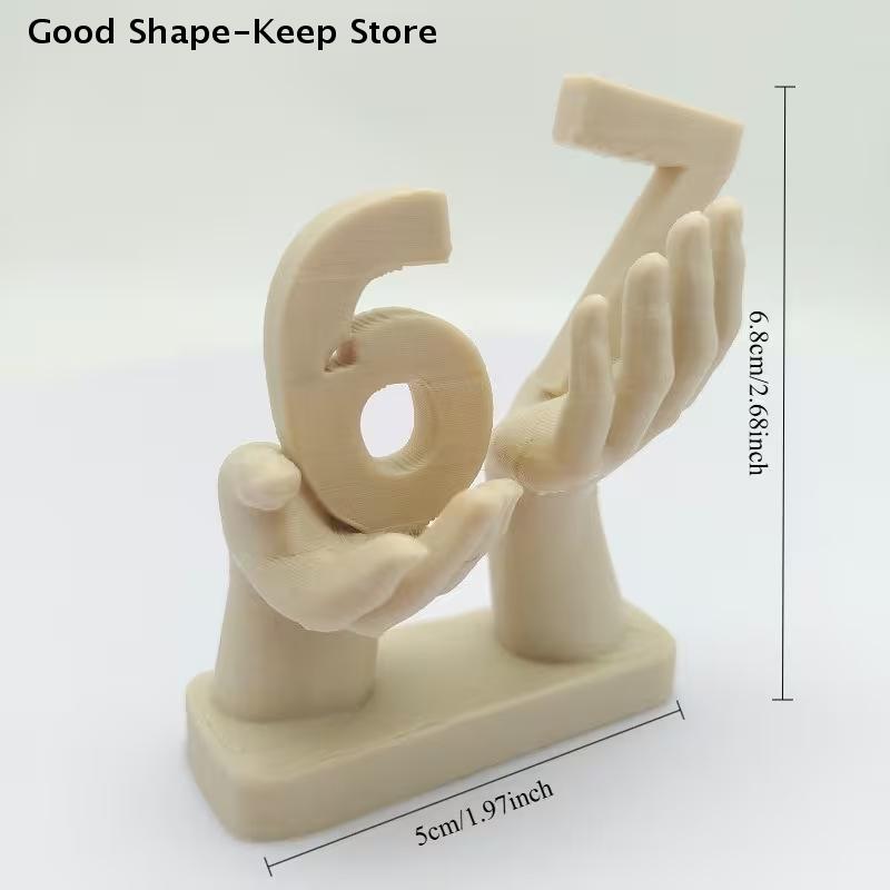 Фигурка, напечатанная на 3D-принтере, держащая цифровой итальянский маразм, Математика 67, Смешная и забавная фигурка-мем, держащая цифровую скульптуру 67