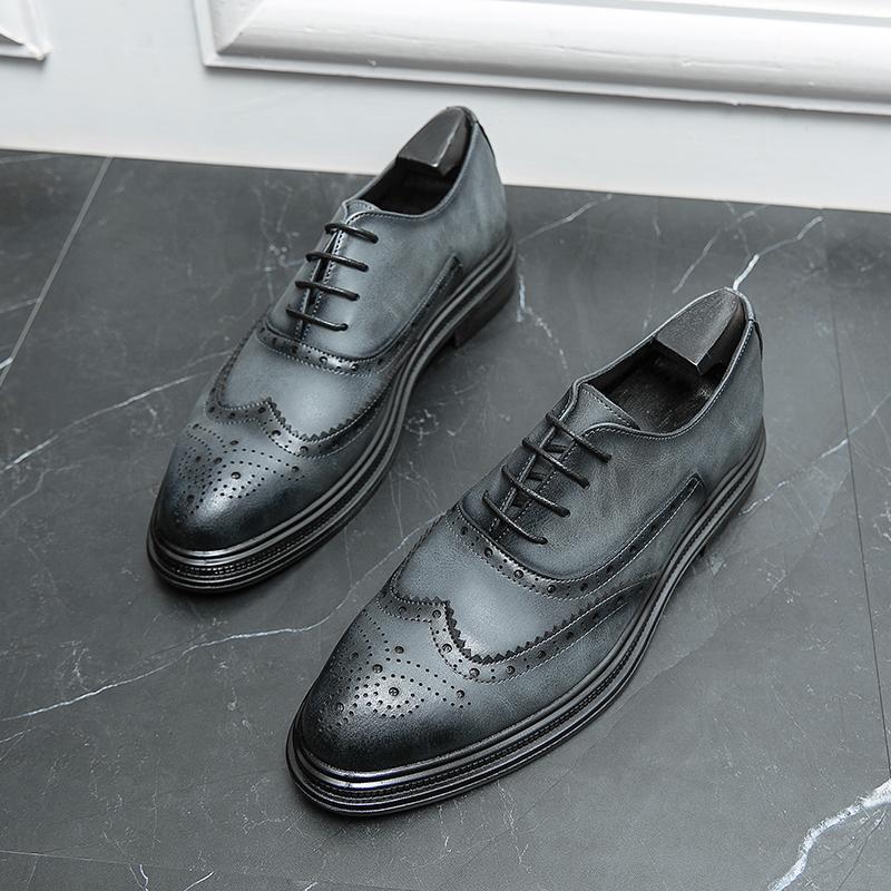 Новые мужские британские деловые повседневные туфли из натуральной кожи с заостренным носком, кожаные туфли-броги с резными узорами, мужские формальные туфли
