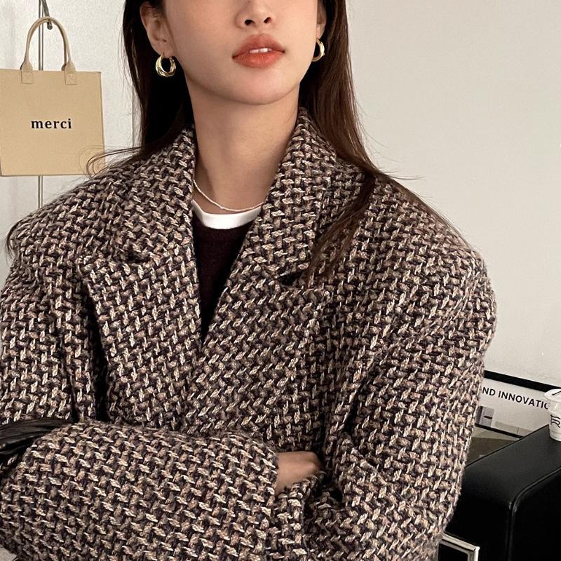 Винтажные серьги с неровными складками, женские серьги-лава, темпераментный нишевый дизайн, ветер инс, элегантные, простые, легкие, минималистичные серьги-кольца