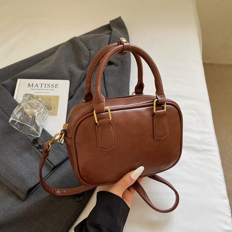 Retro Commuter Large-capacity Shoulder Bag 2025 Autumn New Boston Handbag Korean Version Messenger Bag Bag Woman