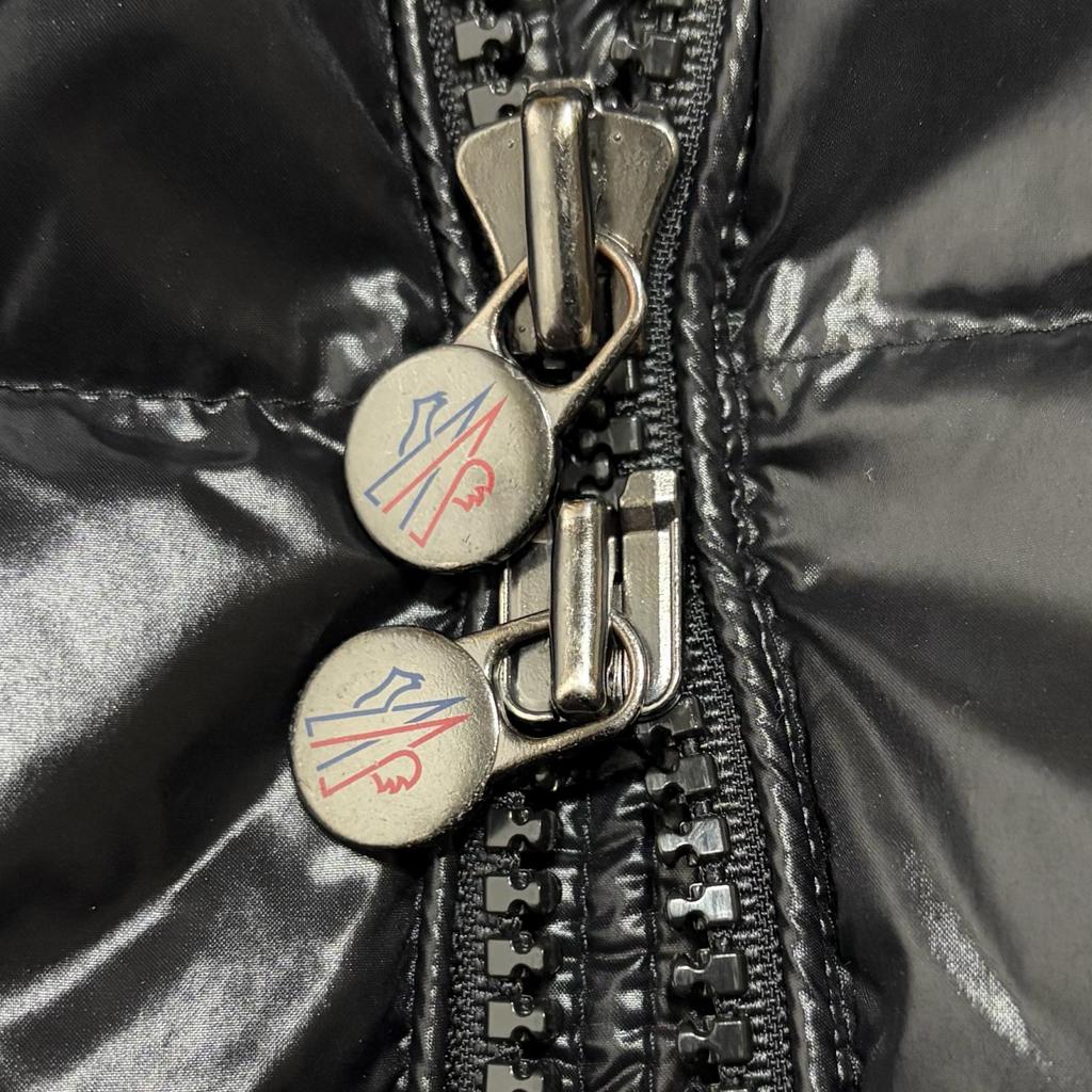 Moncler Мужская пуховая куртка MAYA, блестящая черная, размер XXL (6) Модель D2091403660568950