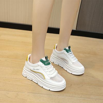 Новые увеличивающие рост стельки, белые туфли с растворенной сеткой, женские сетчатые туфли 7 см, летние, дышащие, сетчатые, на платформе, для спорта в свободное время