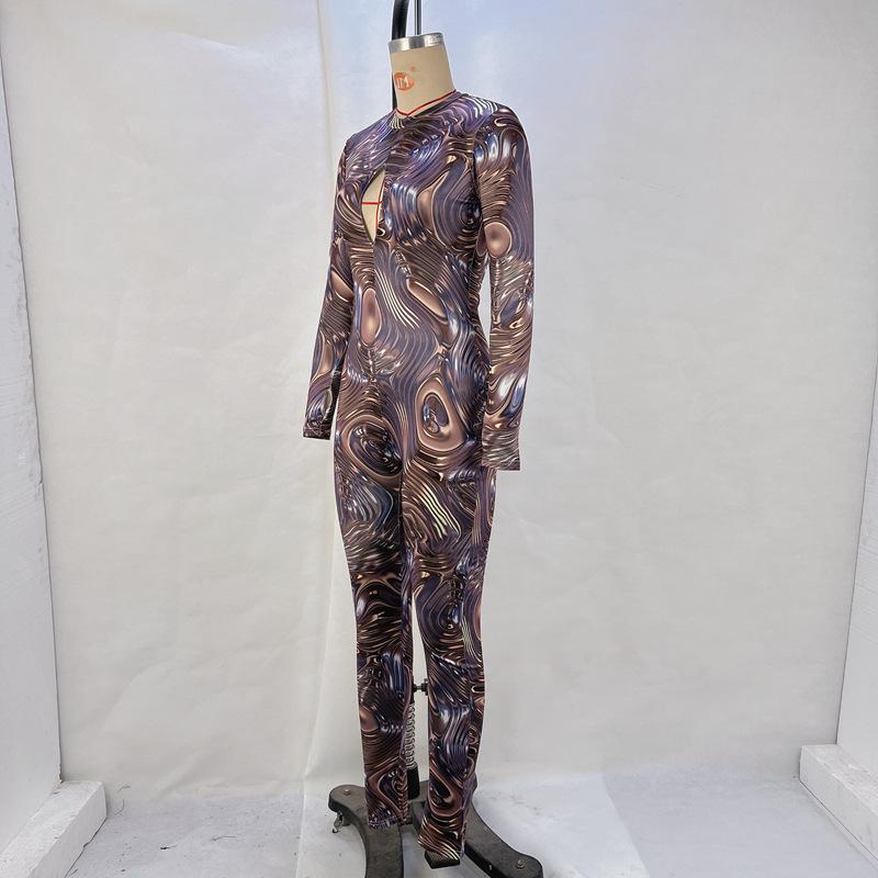 Женский комбинезон с длинными рукавами и открытой спиной на осень и зиму