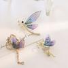 Новая брошь-бабочка «Волшебник страны Оз» Премиальная темпераментная булавка Изящная металлическая корсажная брошь-стрекоза с бахромой Аксессуары