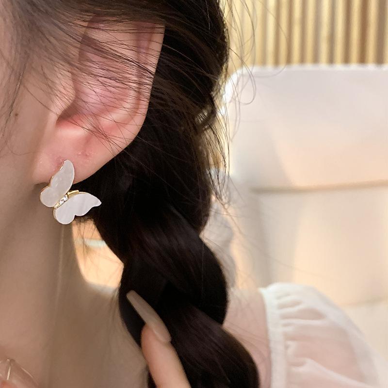 Women Elegant Shell Butterfly Ear Stud Earrings