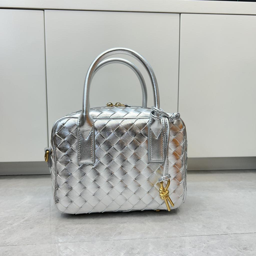 Кожаные женские сумки Нишевые дизайнерские сумки Женские мягкие сумки через плечо из коровьей кожи Квадратные сумки Сумки через плечо ручной работы