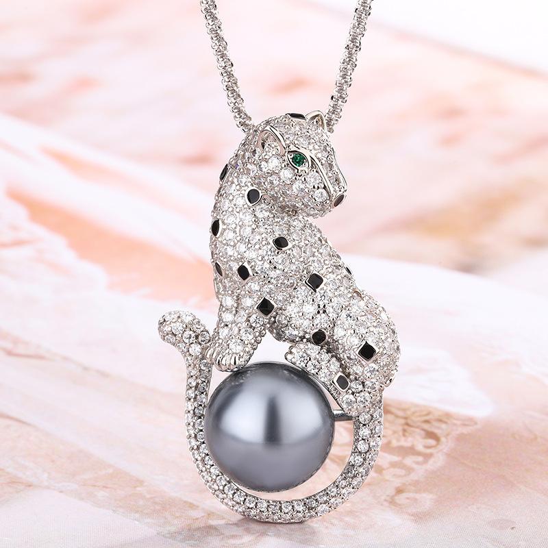 Ювелирные изделия Жемчужное ожерелье с подвеской Преувеличенная индивидуальность Подвеска в виде гепарда с цепочкой витая женщина