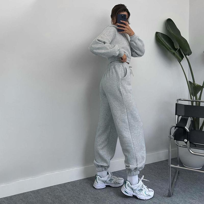 Женские спортивные костюмы из двух частей: короткие худи на молнии, толстовки, куртки и спортивные штаны на кулиске, повседневная спортивная одежда