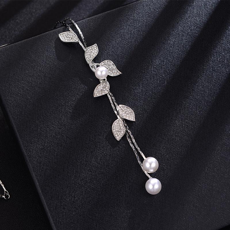 High-Quality Black Rose Necklace: Elegant Long Sweater Chain for Women