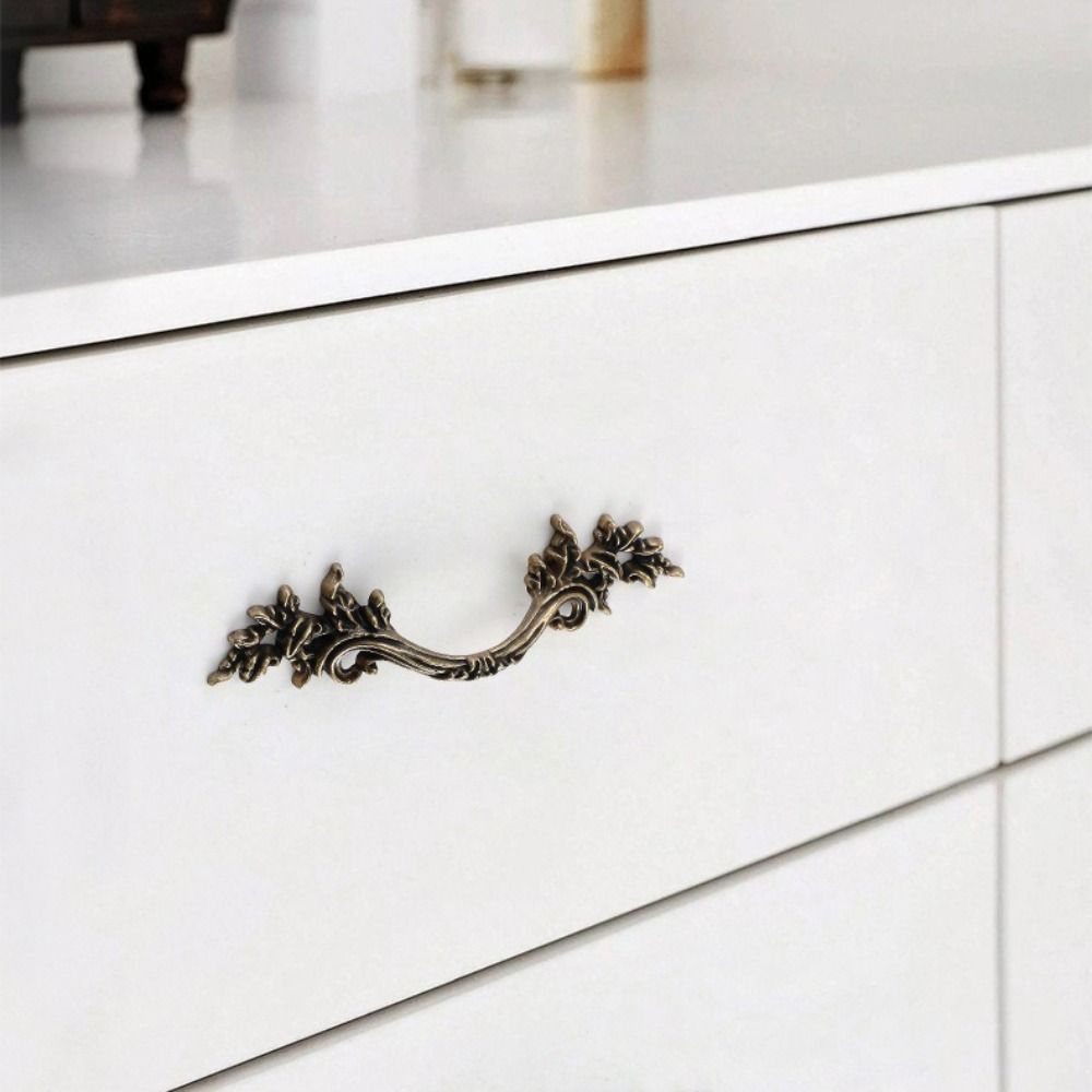 European Style Vintage Drawer Pulls Zinc Alloy Wardrobe Door Handles For Wine Cabinet