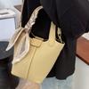 Premium Mobile Phone Bag Women's Fashion Versatile New Dishes Handbag Texture Messenger Bag Bucket Bag