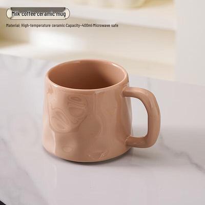 Керамическая кружка в кремовом стиле