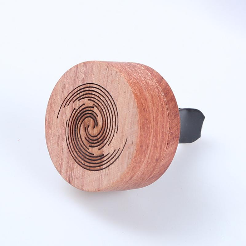 1 шт. Автомобильный диффузор эфирных масел Деревянный аромадиффузор Зажим для вентиляционного отверстия автомобиля Деревянный резной диффузор для ароматерапии Автомобильный освежитель воздуха