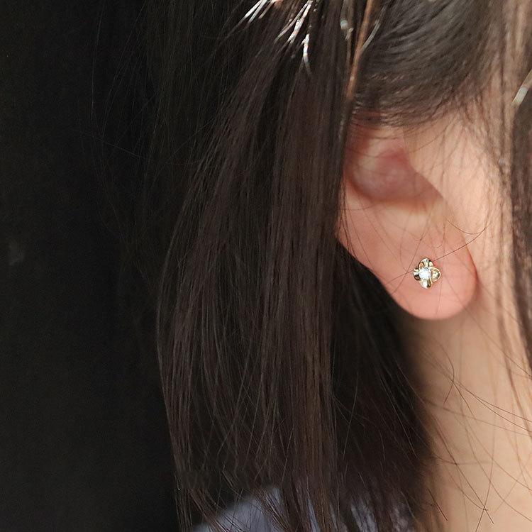 Small Flowers Blooming In Summer Four-leaf Flowers Mini Cute Little Earrings