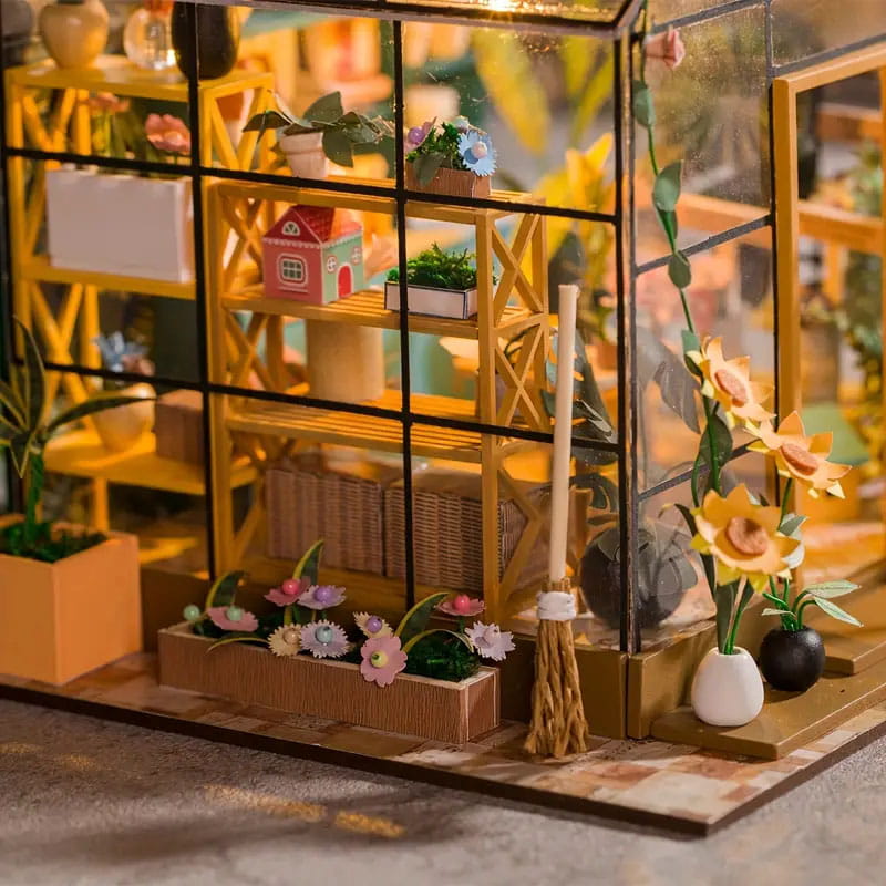 Miniature House - Colorful Greenhouse*