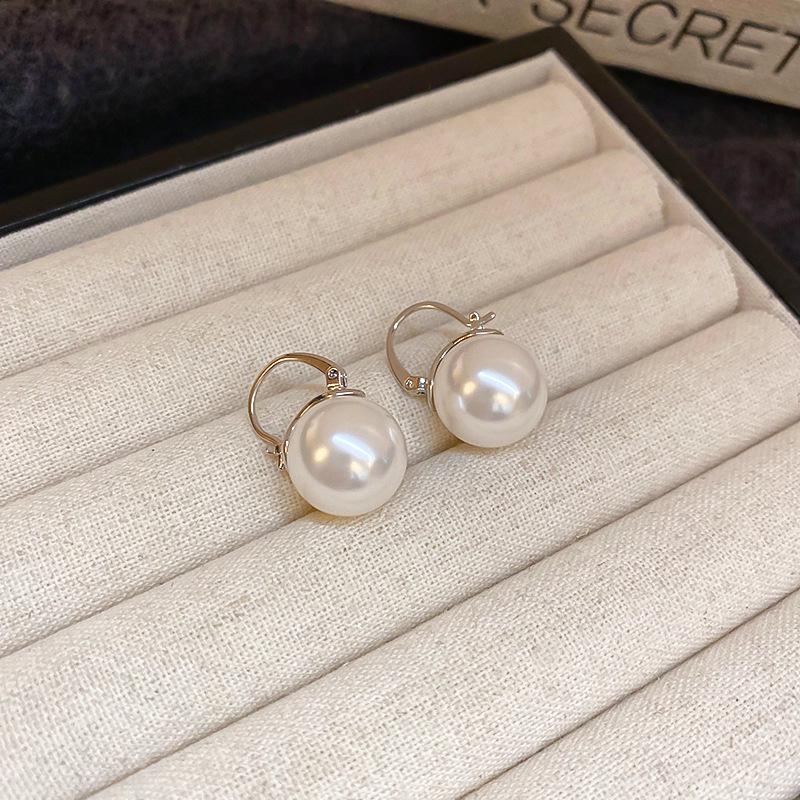 Циркониевые серьги-каффы с перламутром в виде солнечных лучей: Элегантные, Универсальные Серьги для Женщин.