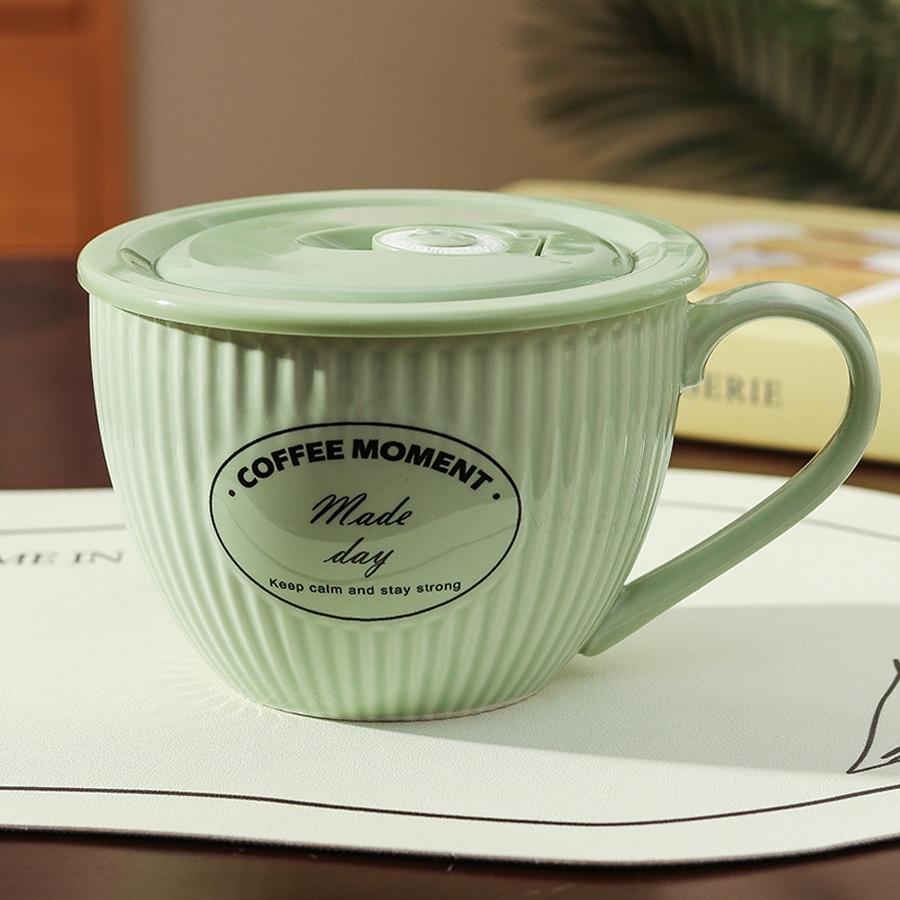 Керамическая чаша/кружка большой вместимости 700 мл с крышкой и ложкой, с винтажной текстурой; подходит для супа, кофе или лапши быстрого приготовления.