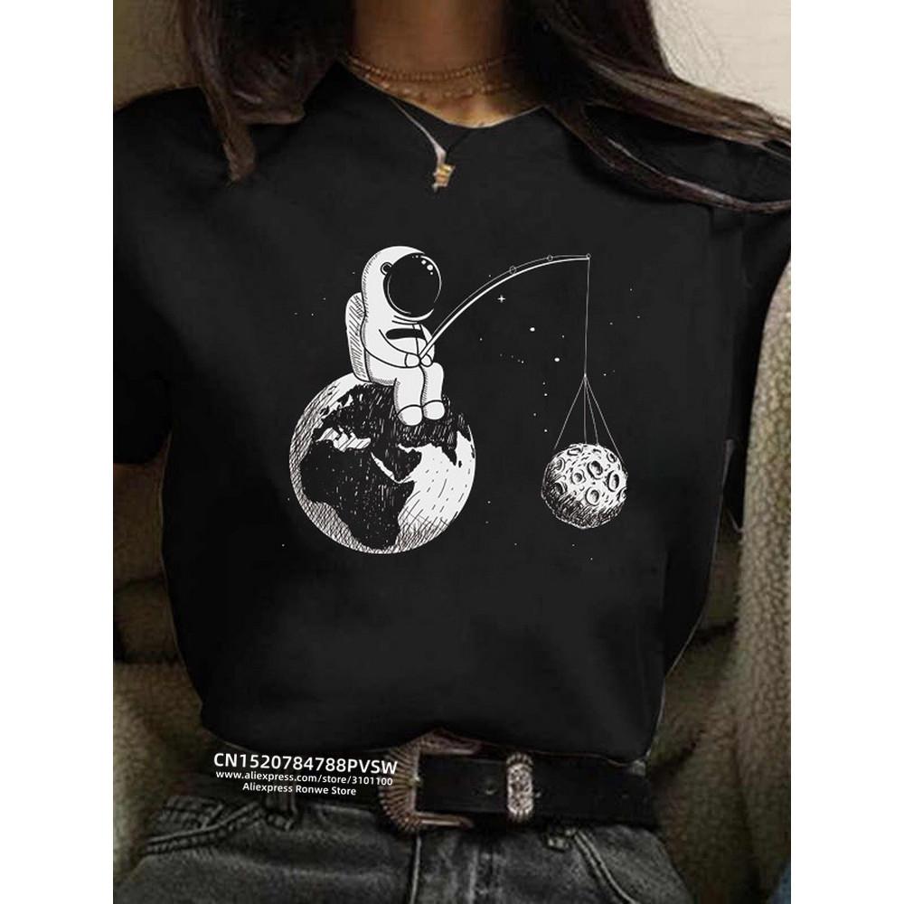 Women Moon Harajuku Funny 90s Girl T Shirt Cartoon Graphic Printed Black Ladies T-shirt Casual Woman Shirt Kawaii Tee Shirt