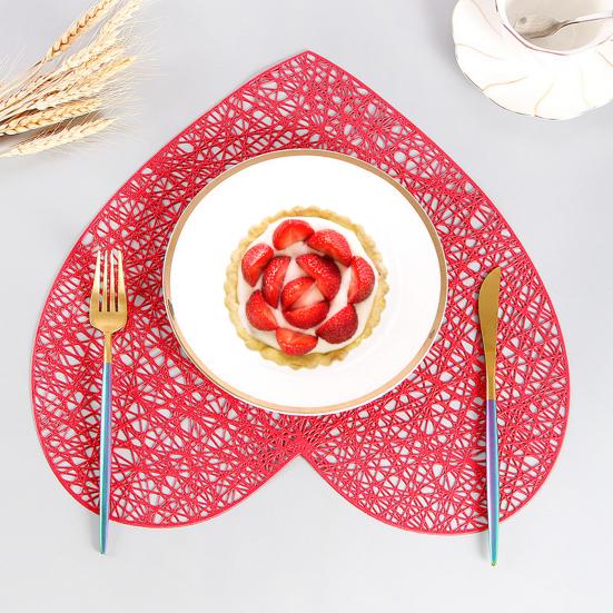 Полый термостойкий коврик для столовых приборов в форме сердца, защитный коврик для стола, противоожоговый износостойкий материал, коврик для домашнего обеда, свадебное украшение