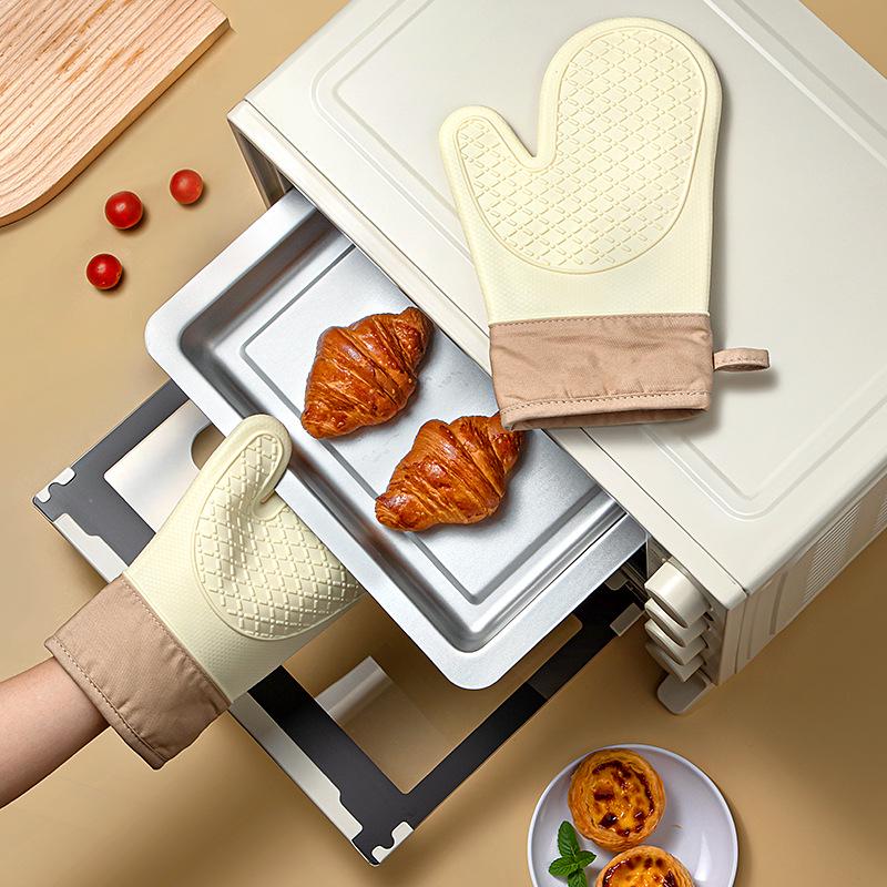 Милые силиконовые термостойкие прихватки для духовки