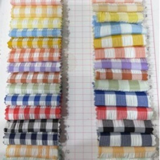 Polyester Cotton Stretch Plaid Fabric for Home Textiles - Wrinkle-Resistant, Bubbled Texture, Spring/Summer Style.