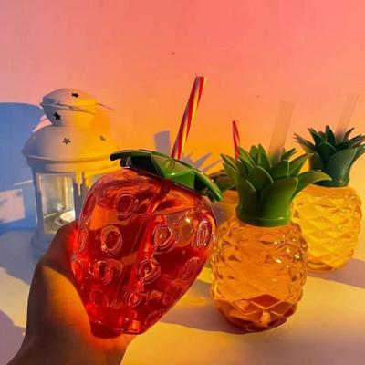 Кружка в форме клубники с крышкой и соломинкой, большой емкости, бутылка для воды в форме ананаса, портативная дорожная, многоразовая, чашки для питья в форме фруктов