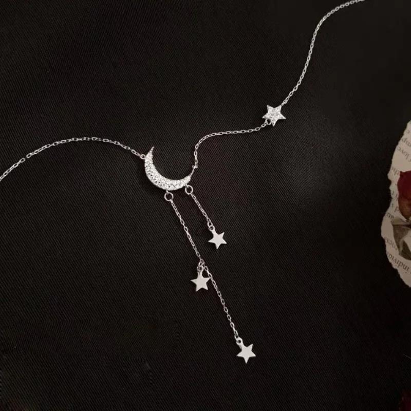 New Fashionable Star Moon Tassel Necklace Niche Design Adjustable Star Moon Women's Minimalist Style Pendant Collarbone Chain