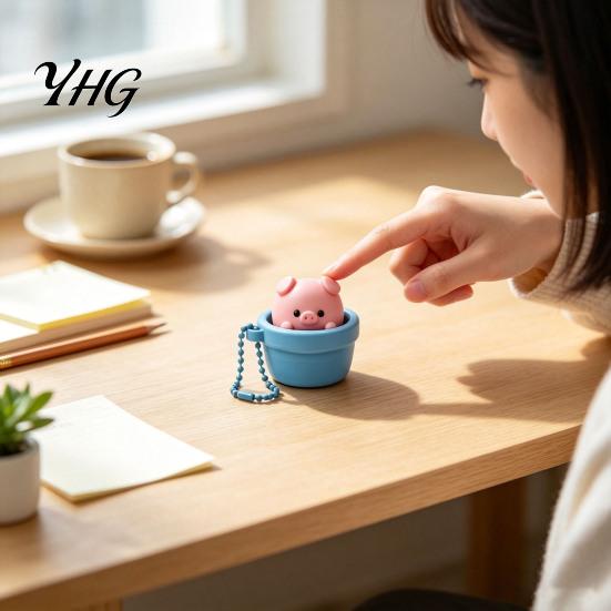 Portable Desk Toy Potted Pig Clicker with Bead Chain, Clicky Button Fidget Finger for Stress Relief, Backpacks School Bags Decor Relief Gadget