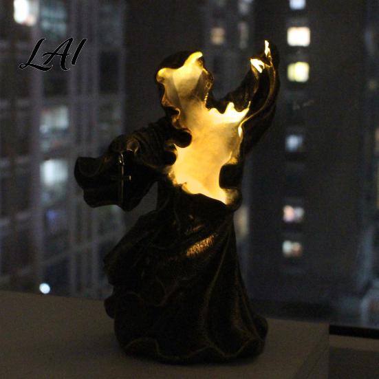 Atmospheric Desktop Decor Resin Gothic Halloween Statue Spooky Tabletop Ghost Decoration with Light Study Room Table Lamp Mysterious Faceless