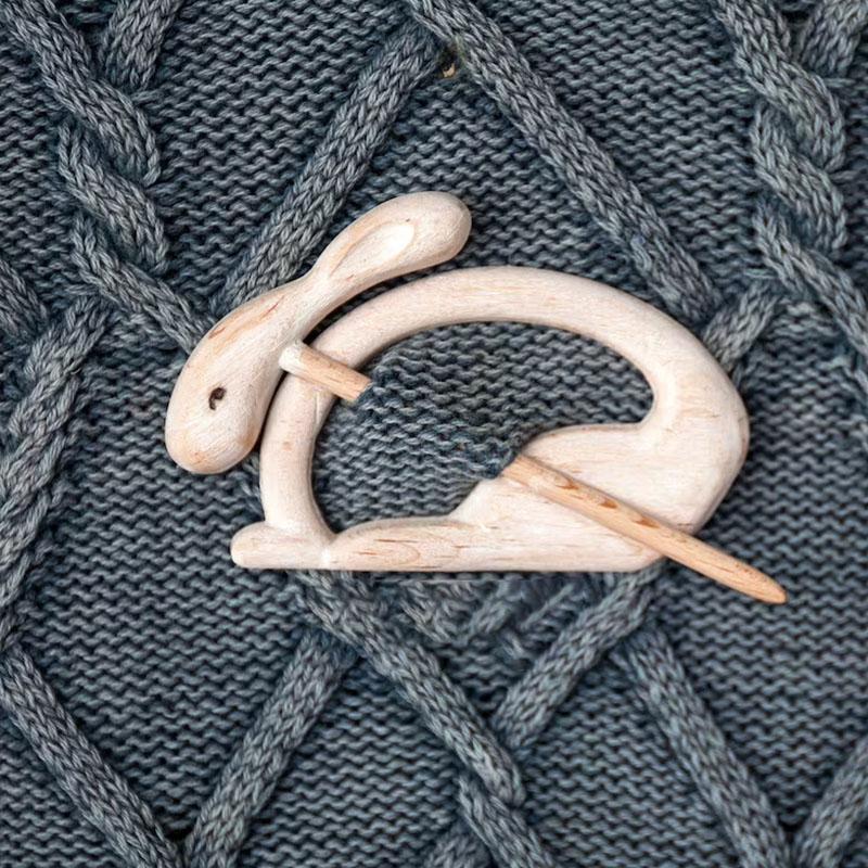 1PC Creative Jewelry Christmas Tree New Shawl Pin Scarf Buckle Wooden Brooch Men Women