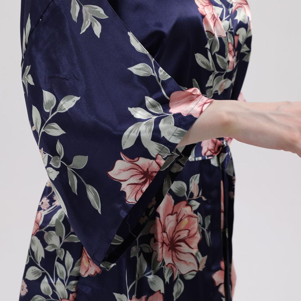 Spring and Autumn Long Imitation Silk Sexy Ladies Home Robe Fashion Temperament Elegant Cute Korean Version of The Silk Mother Morning Robe Home