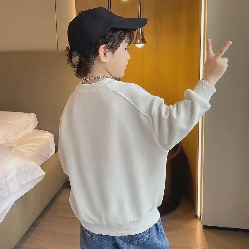 «Свитшот для мальчиков с круглым вырезом в китайском стиле — модный свободный топ весна/осень 2024 года»