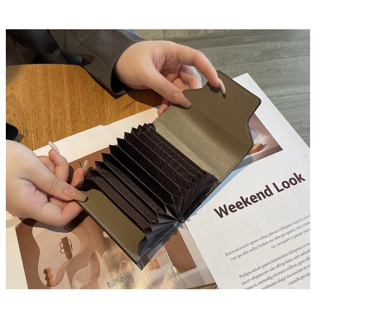 2025 Женский держатель для карт из натуральной кожи: Стильная, изысканная сумка для ID с множеством отделений и антимагнитной коровьей кожей.