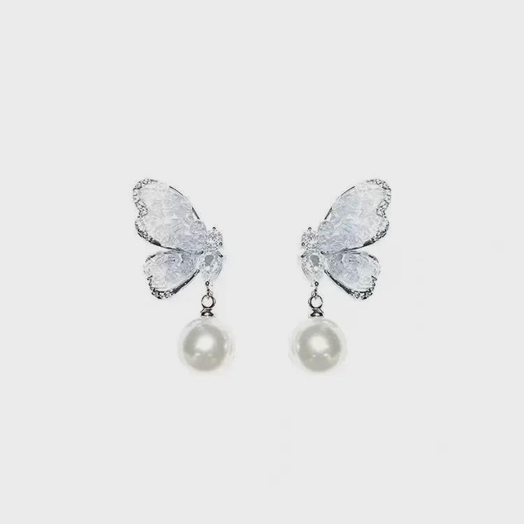 Серьги с бабочками и жемчугом 2024 года с градиентным кристаллом: Легкая роскошь в корейском стиле для женщин