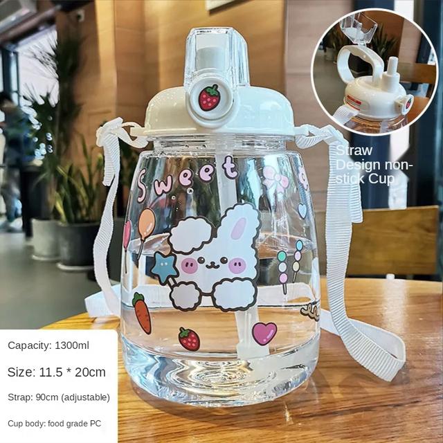 1300 мл большая емкость для спорта на открытом воздухе, бутылка для воды с соломенным ремешком, креативная милая наклейка, портативная пластиковая детская чашка для воды
