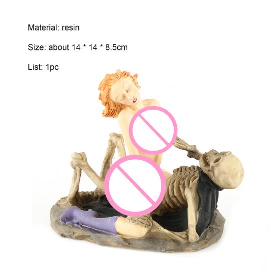 Wear-resistant Anti-deform Stylish Vivid Eye-catching Couple Sculpture Novelty Desk Statue Ornament Art Statue