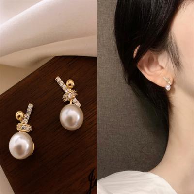 Новые модные серьги-гвоздики с жемчугом Joker Sweet Elegant Temperament Women Earrings