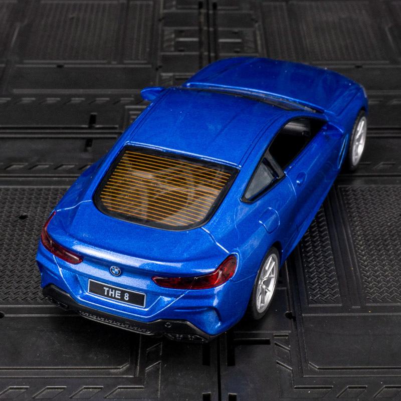 1:35 BMW M8 M850i Coupe Литая игрушечная модель автомобиля из сплава Звук и свет Оттяжной механизм Детская игрушка Коллекционные предметы Подарок на день рождения