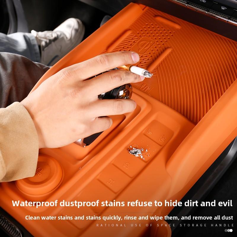Для Great Wall Haval H9 2025 2025 Беспроводная зарядка центральной консоли Силиконовая подставка с сумкой для хранения Чехол от пыли на панели переключения передач