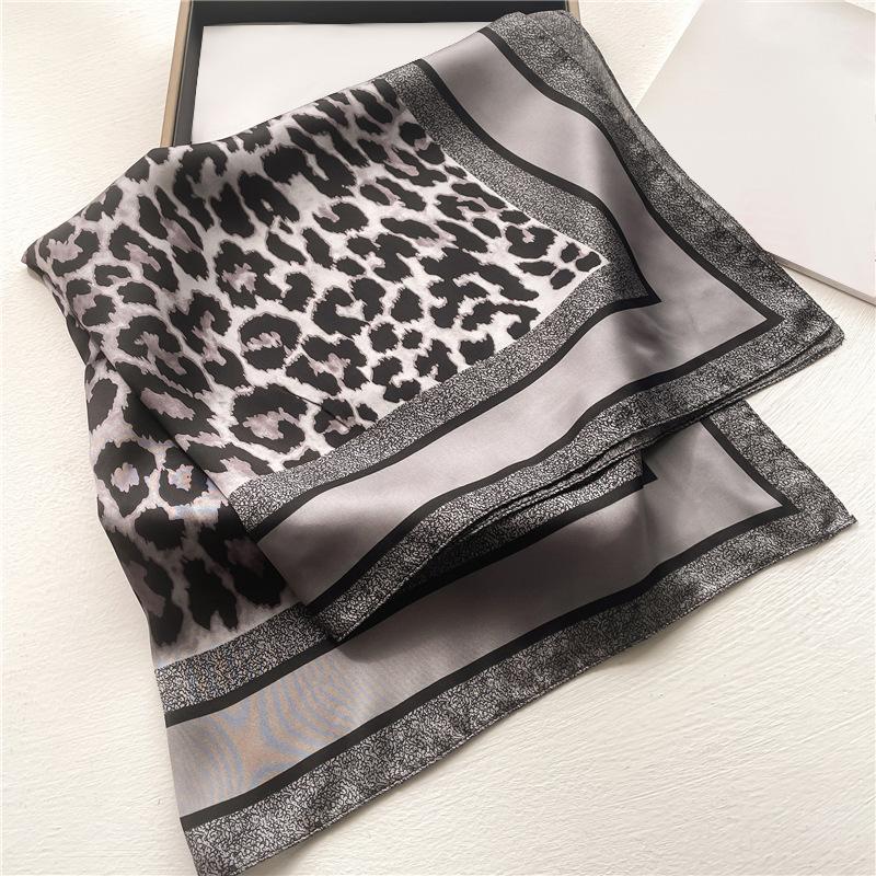 70 * 70cm New Silk Small Square Scarf For Women'S Neck Protection Professional Scarf Versatile Hair Tie Headscarf Scarf